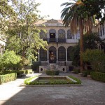 Patio de la Facultad de Traducción e Interpretación, Universidad de Granada.