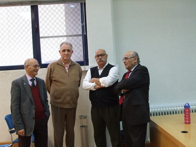 Gerardo Pardo Sánchez, Andrés González Carmona, Manuel Barros Díaz y Enrique Hita Villaverde, antes de la conferencia.
