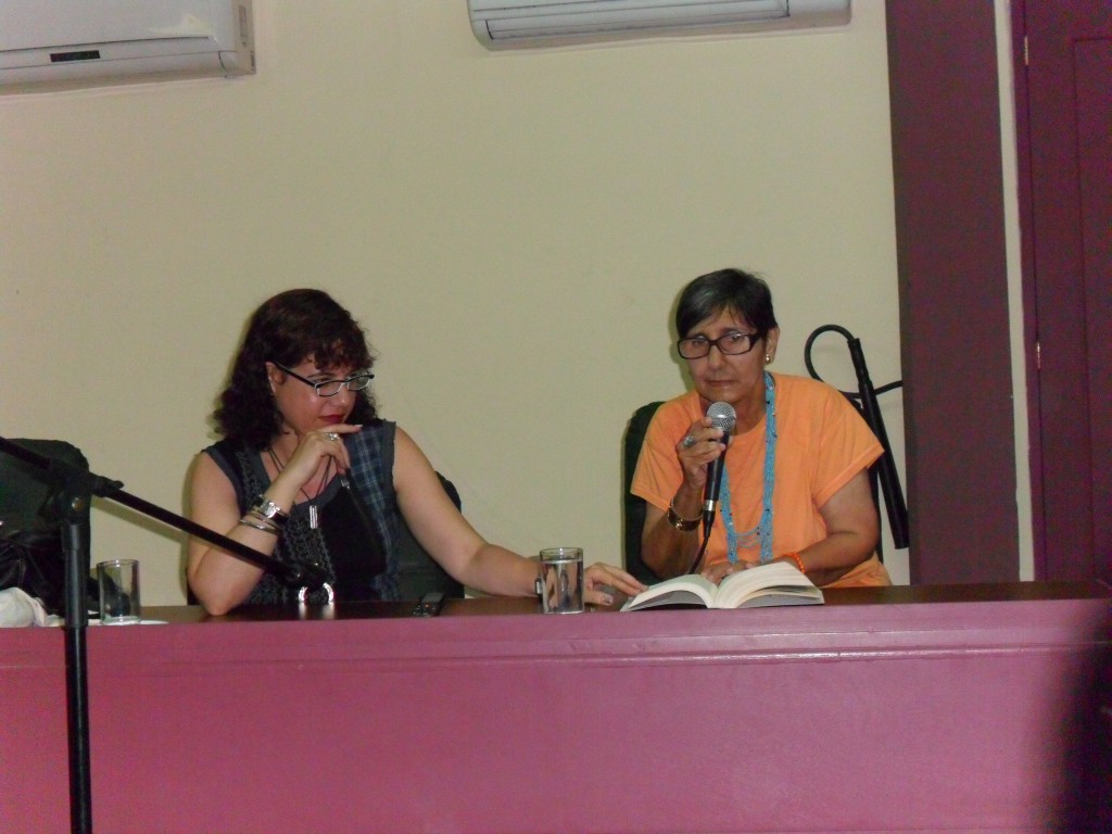 Milena Rodríguez y Lina de Feria, presentación antología "Otra Cuba secreta", La Habana, 2014