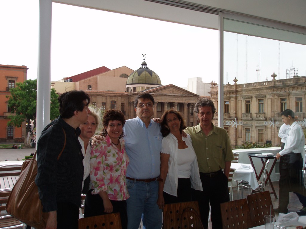 Con Víctor Manuel, Jennifer, Sergio Ramírez, Gertrudis y José Carlos Rosales, México, 2007