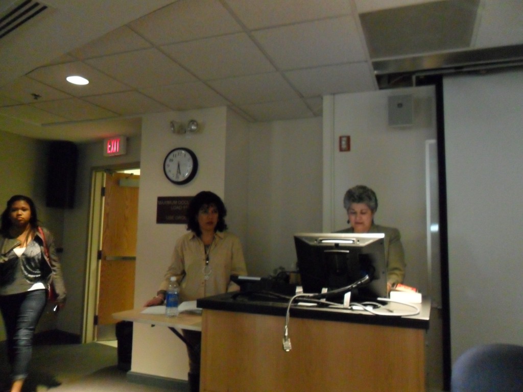 Milena Rodríguez y Ana G. Chichester, conferencia de MRG, University of Mary Washington (USA), 2012