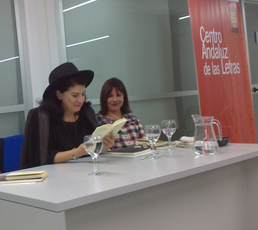 Aurora Luque y Milena Rodríguez, presentación de "Médula" y "Fabricación de las islas", Granada, 2014